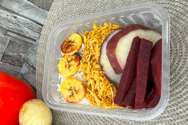 frango-desfiado-com-arroz-marmita-fitness